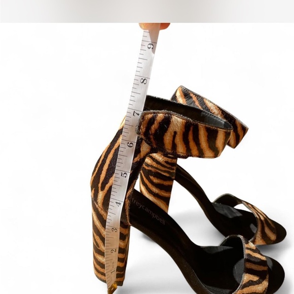 <Jeffrey Campbell> Ankle Strap Zebra Print Heeled Sandal Size 7 - Picture 5 of 8